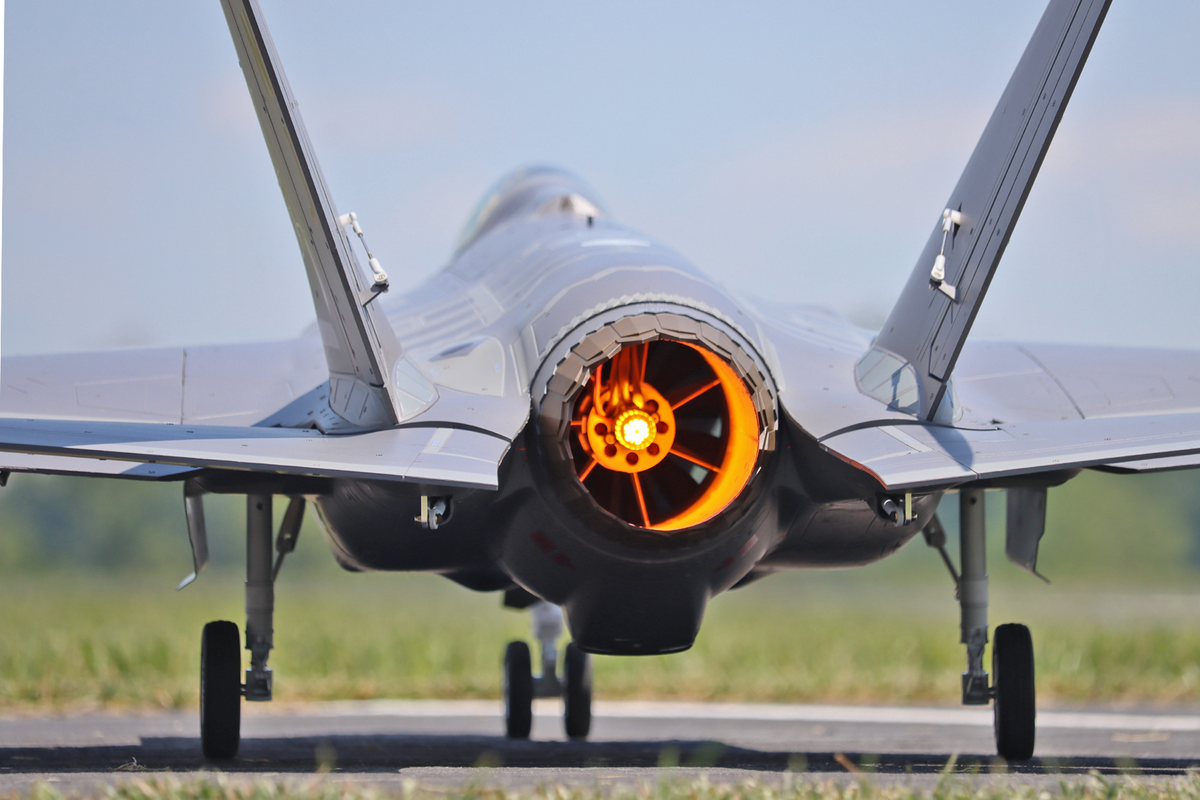 Freewing F-35C Lightning II 12S 110mm EDF Jet with Gyro - PNP FJ50111PG