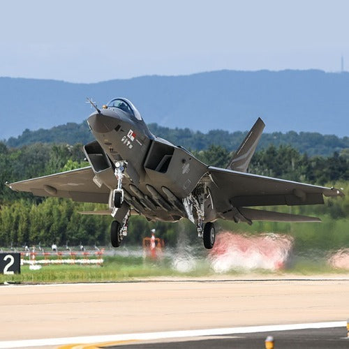 ACA-12585 Academy 1/72 ROKAF KF-21 "Boramae" Plastic Model Kit Academy