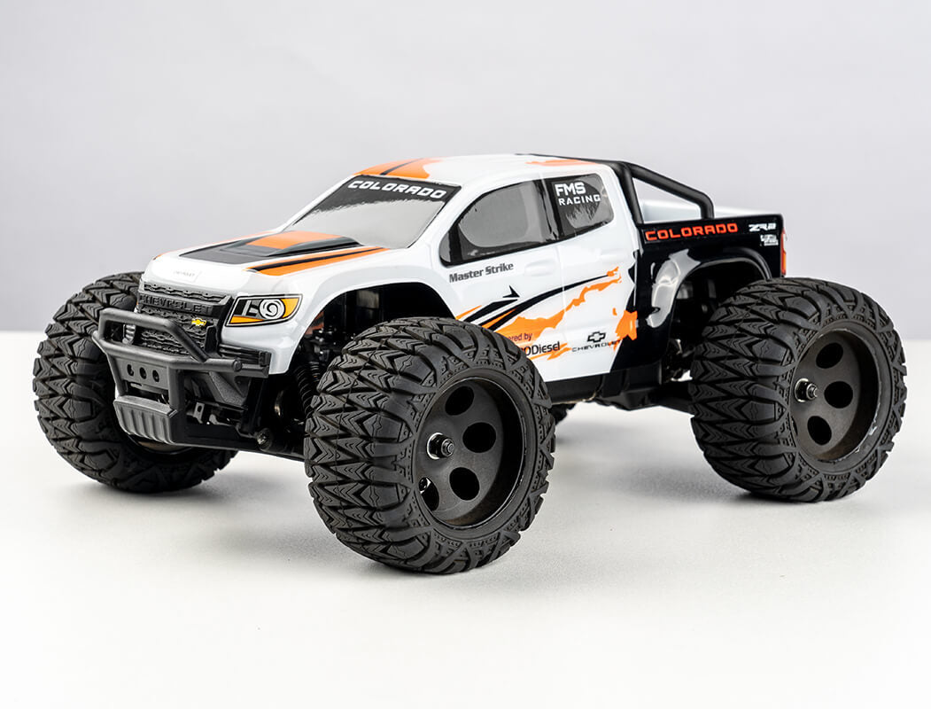 FMS 1/24 FMT24 Chevrolet Colorado RC Monster Truck RTR White FMS12421BDRTRWH FMS