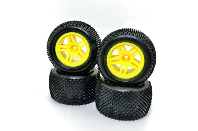 HB-11105Y TT 2.0 COMPLETE TIRE WITH YELLOW WHEEL SET 4PCS HOBAO