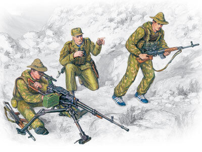 ICM 1/35 Soviet Special Troops (1979-1988) (3 Figures - 1 officer 2 soldiers) Plastic Model Kit