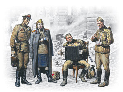 ICM 1/35 May 1945 (4 Figures - 1 officer 2 soldiers 1 military servicewoman) Plastic Model Kit