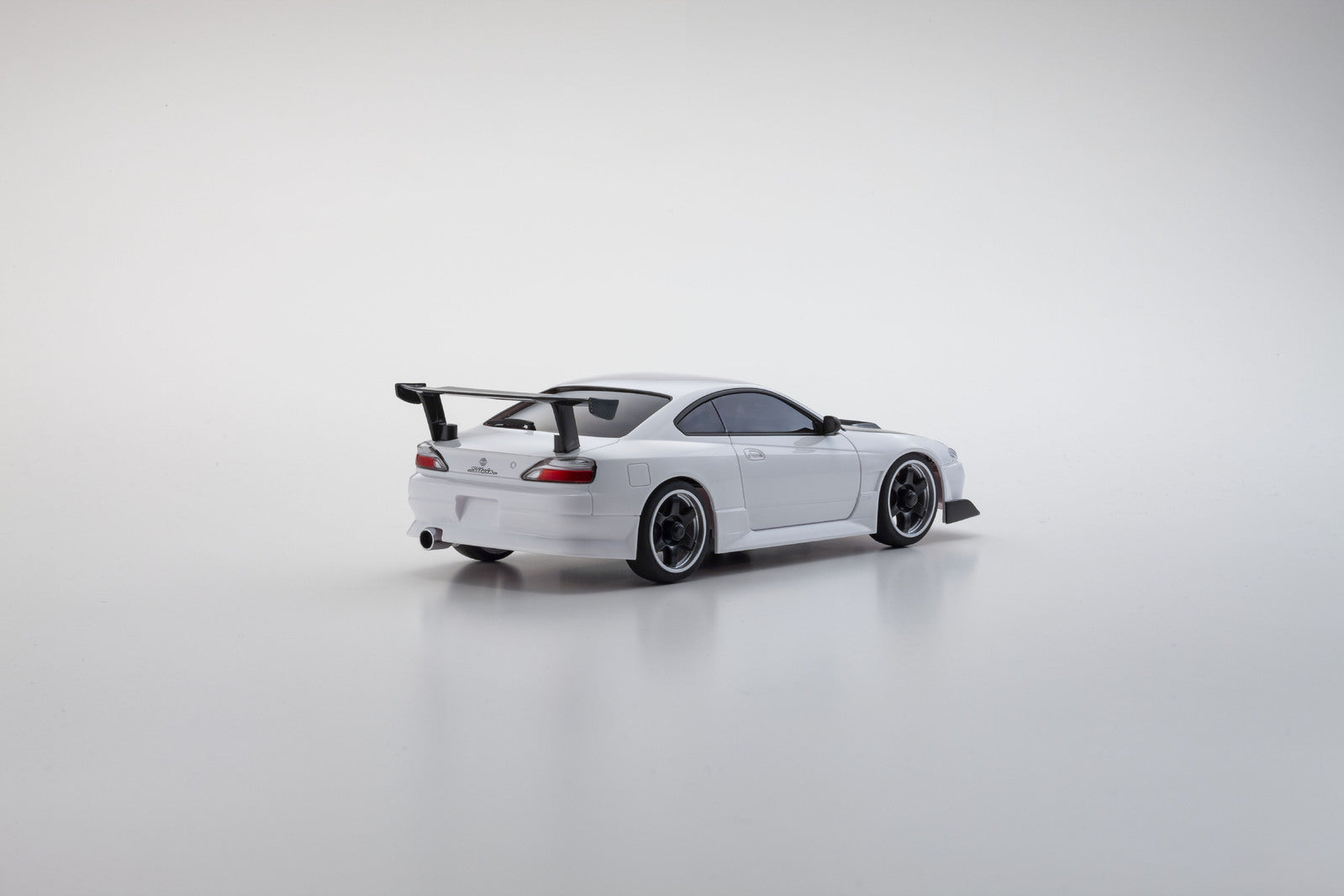 KYO-32647W Kyosho Mini-Z Nissan Silvia S15 Equipped with GT Wing White AWD MA-020 Readyset Kyosho