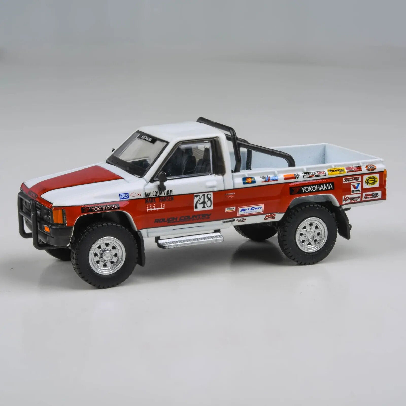 Para64 1/64 Toyota Hilux '87 Mojave 250 Diecast Model Car