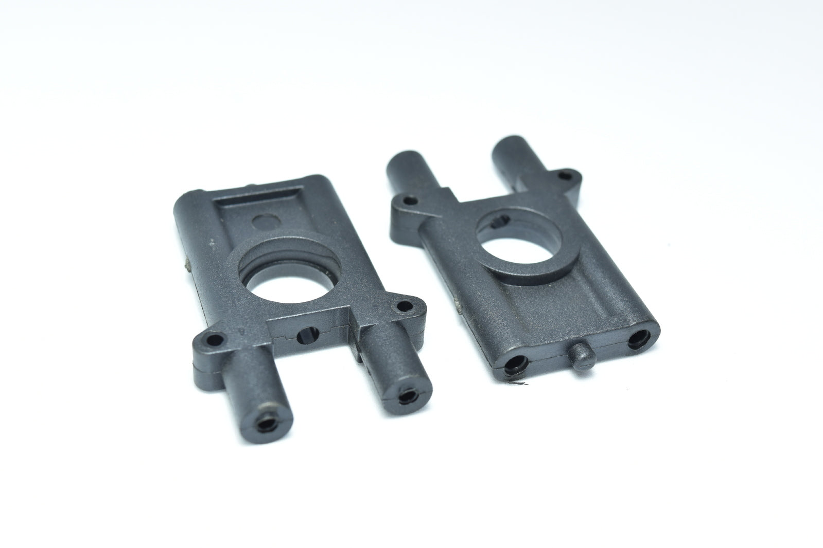 RH-85027 Centre diff mount River Hobby