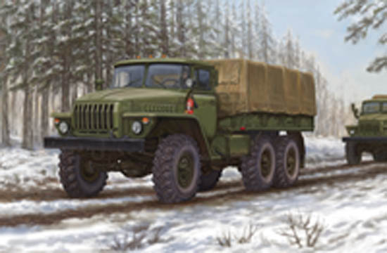 TR01012 Trumpeter 1/35 Russian URAL-4320 Truck Trumpeter