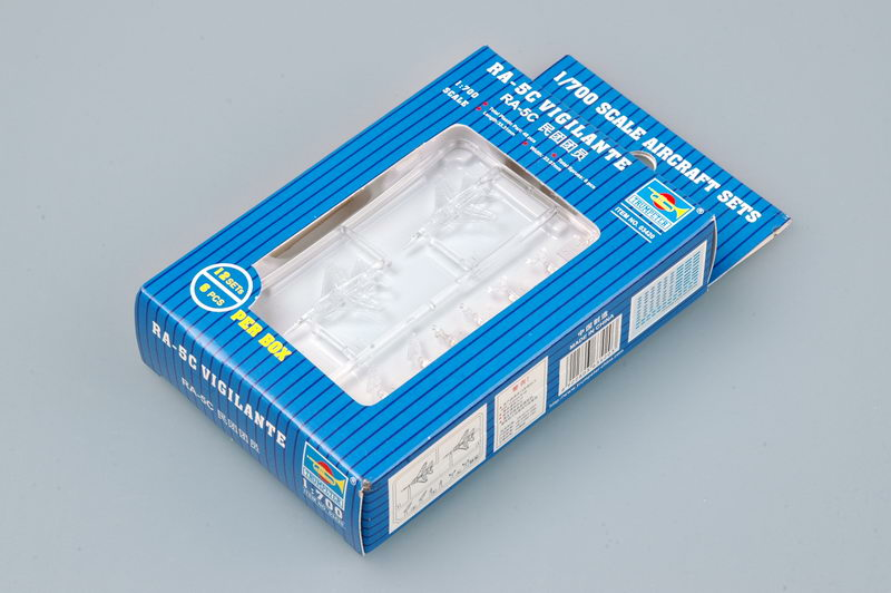 TR03420 Trumpeter 1/700 RA-5C VIGILANTE (12 pcs/box) Trumpeter