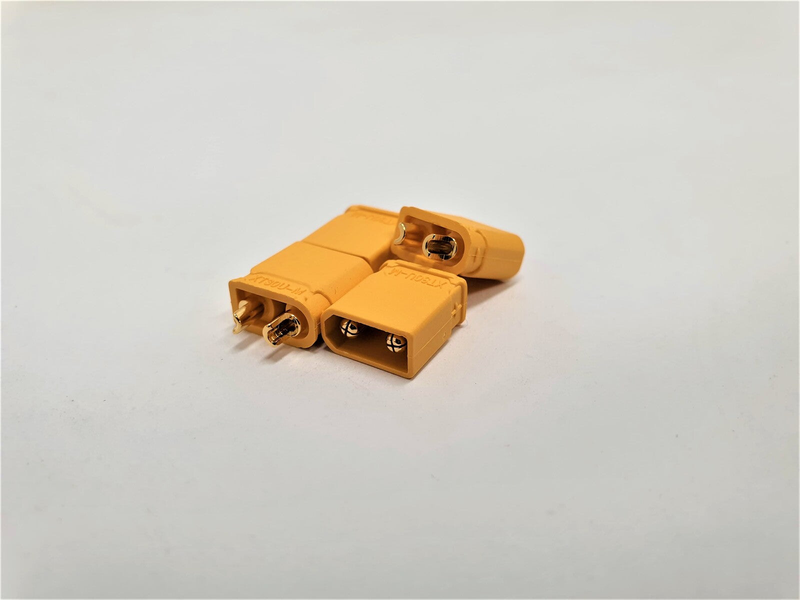 TRC-0105CM XT30U Plug Male bullet with female housing 4pcs Tornado