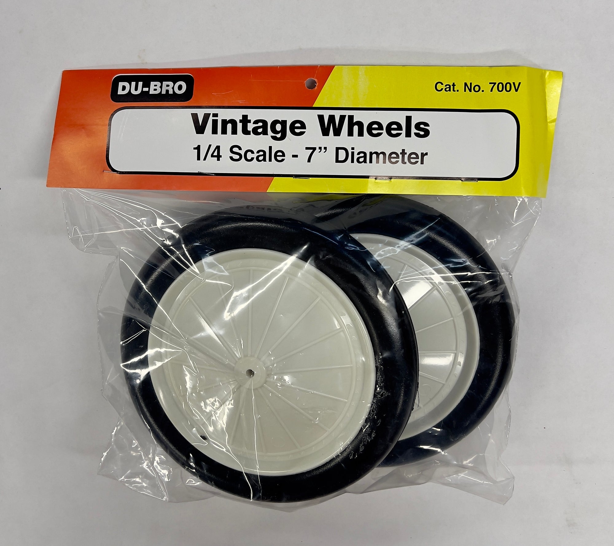 DUBRO 700V 1/4 SCALE 7in DIA VINTAGE WHEEL (1 PAIR PER CARD)