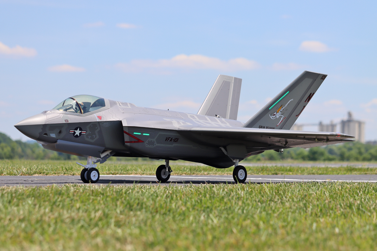 Freewing F-35C Lightning II 12S 110mm EDF Jet with Gyro - PNP FJ50111PG