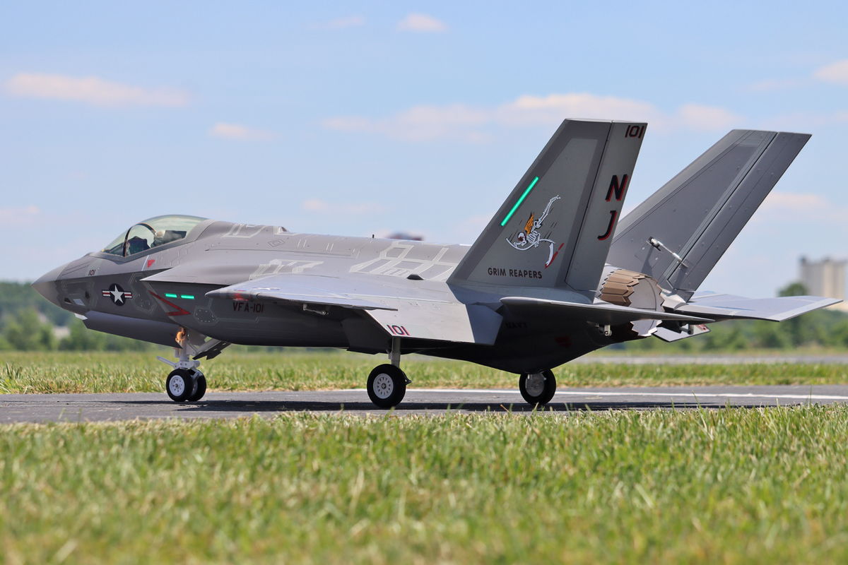 Freewing F-35C Lightning II 12S 110mm EDF Jet with Gyro - PNP FJ50111PG