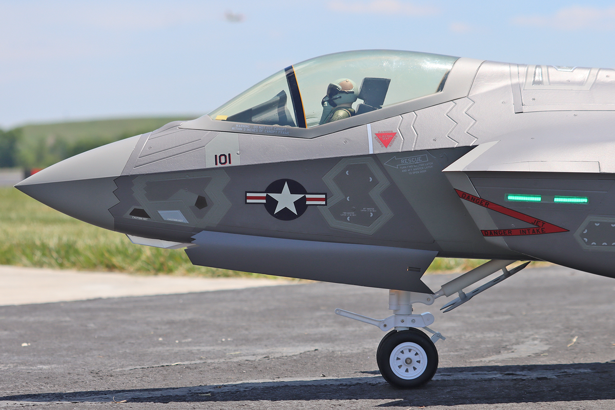 Freewing F-35C Lightning II 12S 110mm EDF Jet with Gyro - PNP FJ50111PG