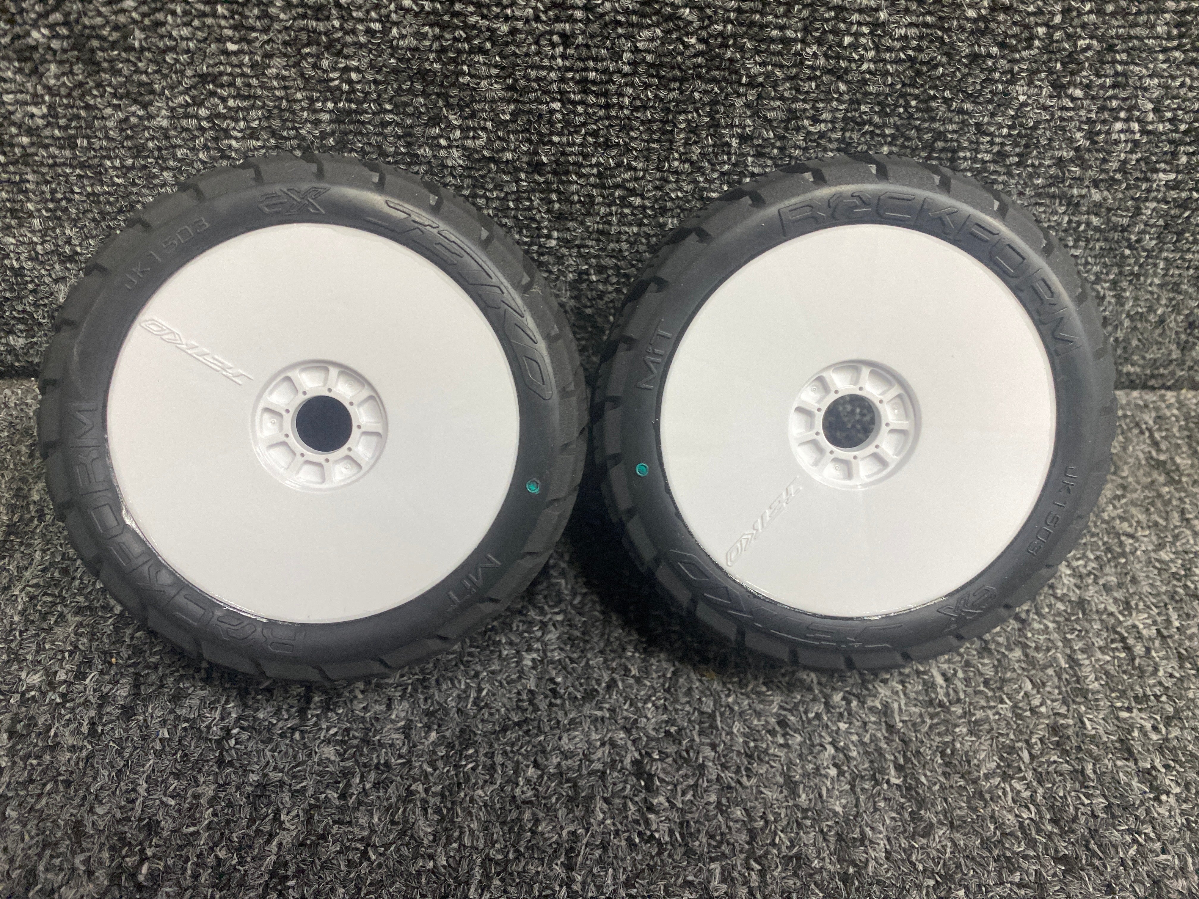 JKO1503DWMSGB Jetko 1/8 Buggy EX-ROCKFORM/Dish LW/White/Medium Soft/Belted [1503DWMSGB] Jetko