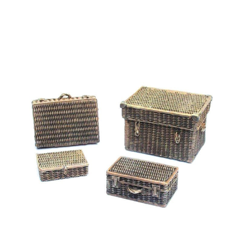 AVSC227 Vallejo Wicker Suitcases Diorama Accessory [SC227] Vallejo