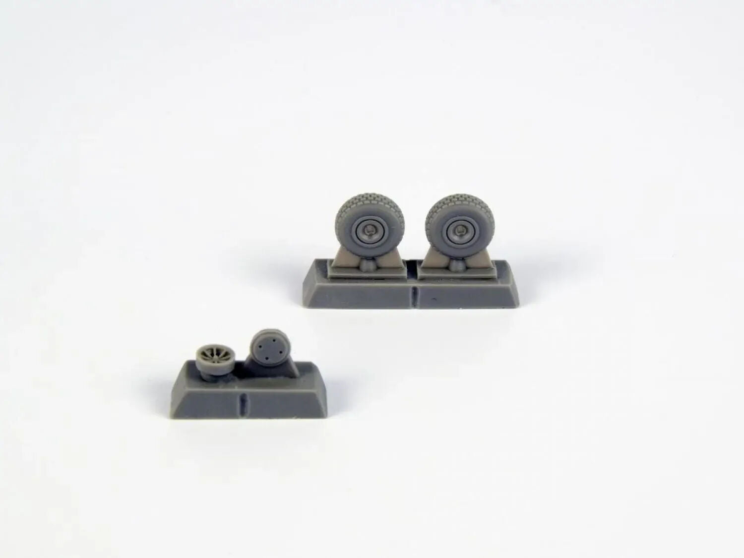 CMK 1/72 P-40 Wheels €“ Block Tread for Special Hobby kit