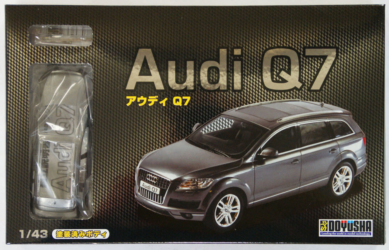Doyusha 1/43 Audi Q7 Plastic Model Kit