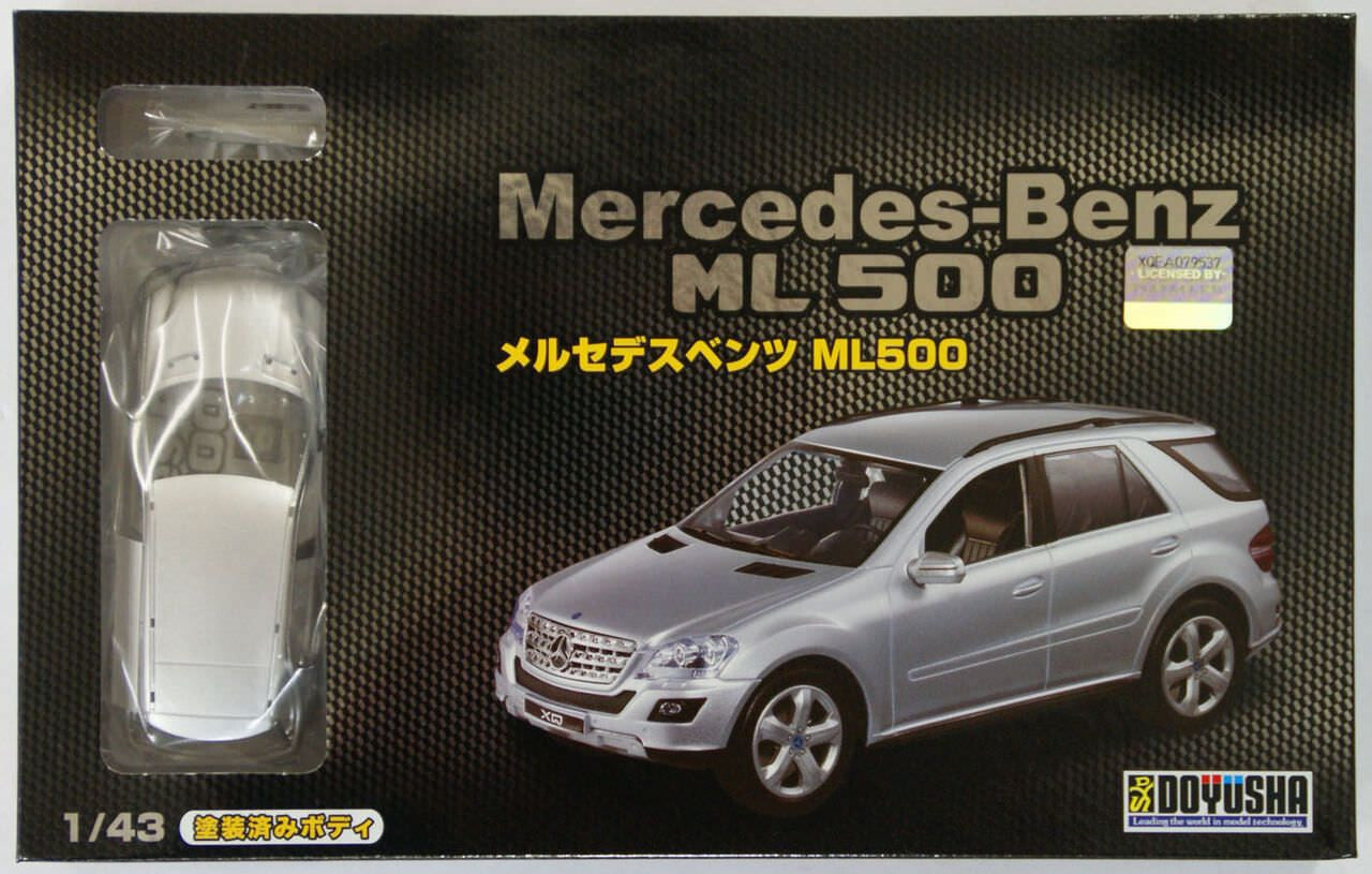 Doyusha 1/43 Mercedes-Benz ML500 Plastic Model Kit