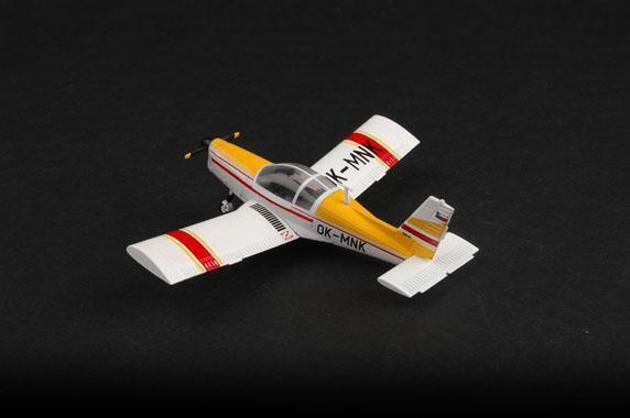 Easy Model 1/72 Z-142 Assembled Model [36437]