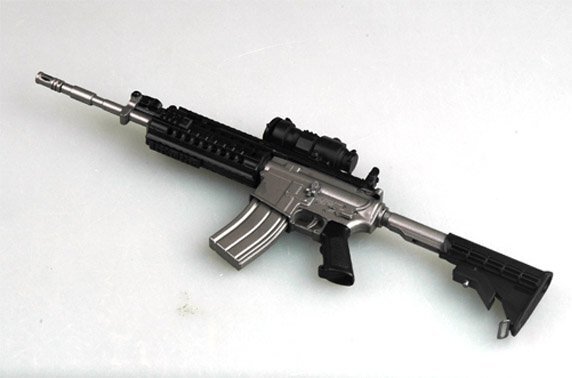Easy Model 1/3 M4 S.I.R Assembled Model [39116]