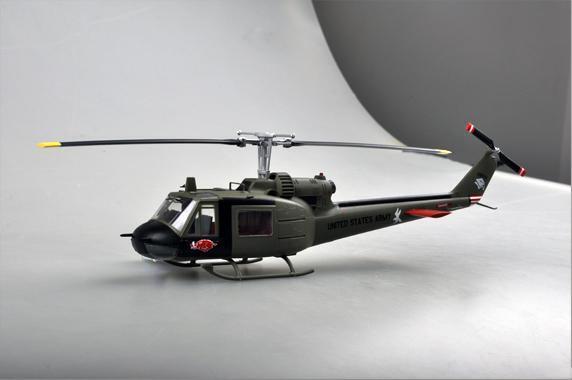 Easy Model 1/48 Helicopter - UH-1C of 120th AHC, 3rd platoon,1969 Assembled Model [39316]