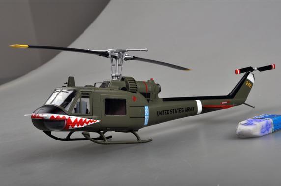 Easy Model 1/48 Helicopter - UH-1C of the 174th AHC gun platoon "Sharks",1970 Model [39318]