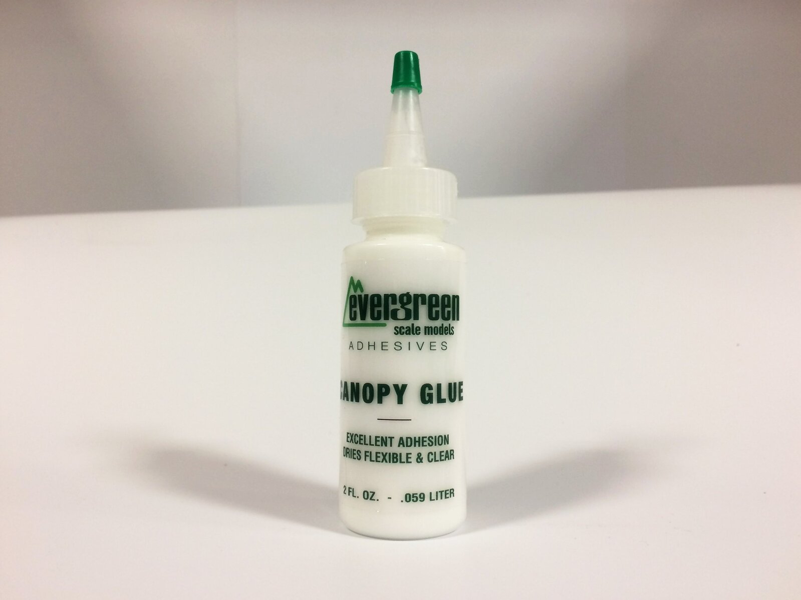 Evergreen 2 ounce / .059 liter White Wood Glue Evergreen