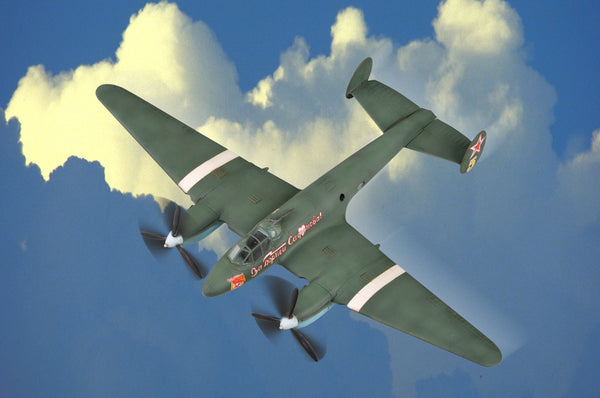 HB80296 HobbyBoss 1/72 Soviet PE-2 Bomber Plastic Model Kit [80296]