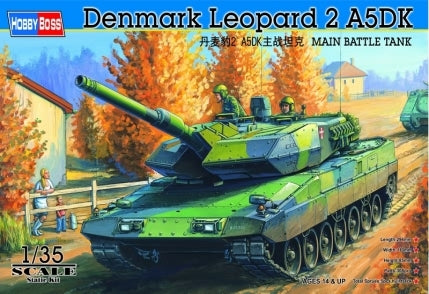 HB82405 HobbyBoss 1/35 Danish Leopard 2A5DK Tank Plastic Model Kit [82405]