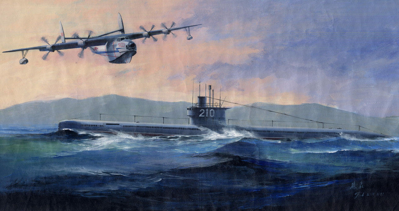 HB83515 HobbyBoss 1/350 PLAN Type 033 Submarine & SH-5 Plastic Model Kit [83515] HobbyBoss