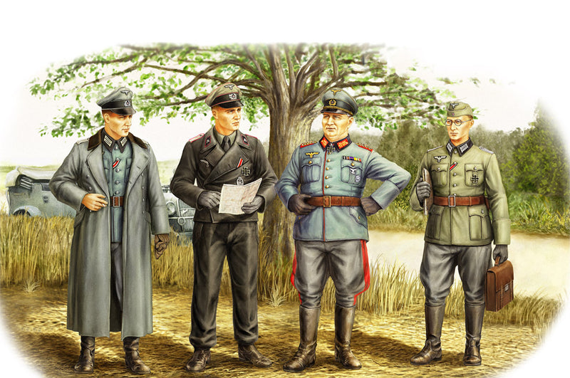 HB84406 HobbyBoss 1/35 German Officer Plastic Model Kit [84406]