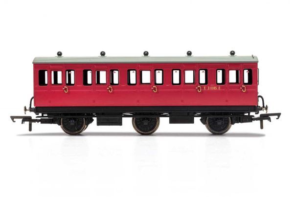 R40124A HORNBY BR 6 WHEEL COACH 3RD CLASS FITTED LIGHTS E31085 - ERA 4