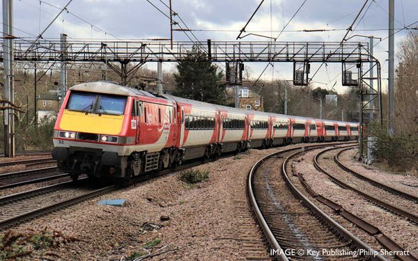 R40149 HORNBY LNER MK4 OPEN FIRST (ACCESSIBLE TOILET) COACH L - ERA 11