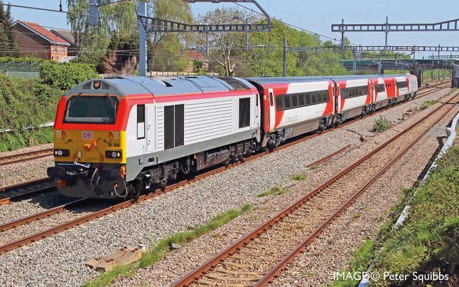 R40185 HORNBY TRANSPORT FOR WALES MK4 OPEN FIRST (ACCESSIBLE TOILET) COACH L - ERA 11