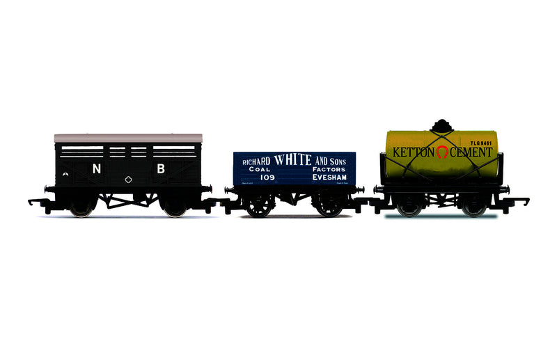 R60135 HORNBY TRIPLE WAGON PACK VARIOUS - ERA 3