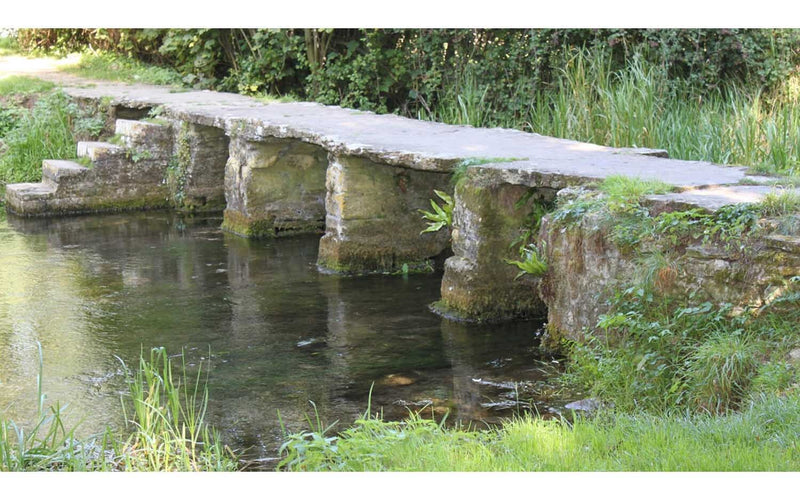 R7341 HORNBY STONE FOOTBRIDGE