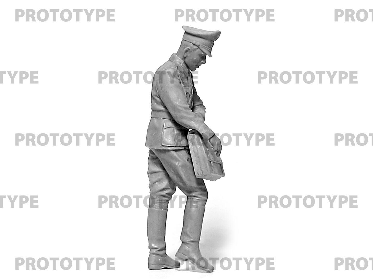 ICM 1/24 WWII German Staff Personnel Plastic Model Kit