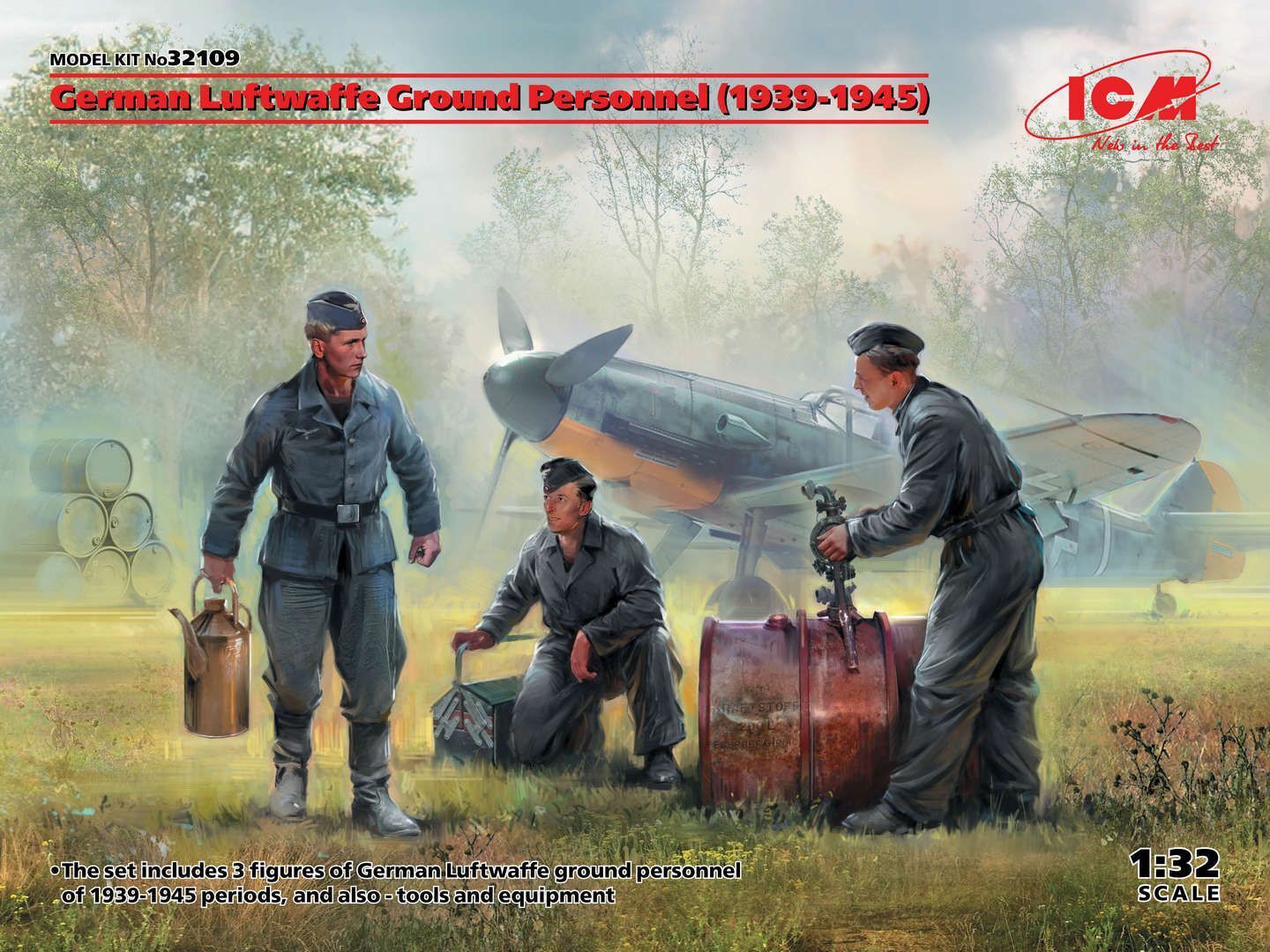 ICM 1/32 German Luftwaffe Ground Personnel (1939-1945) (3 Figures) Plastic Model Kit