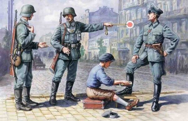 ICM 1/35 German Patrol (1939-1942) (4 Figures - 1 officer 2 soldiers 1 civilian) Plastic Model Kit