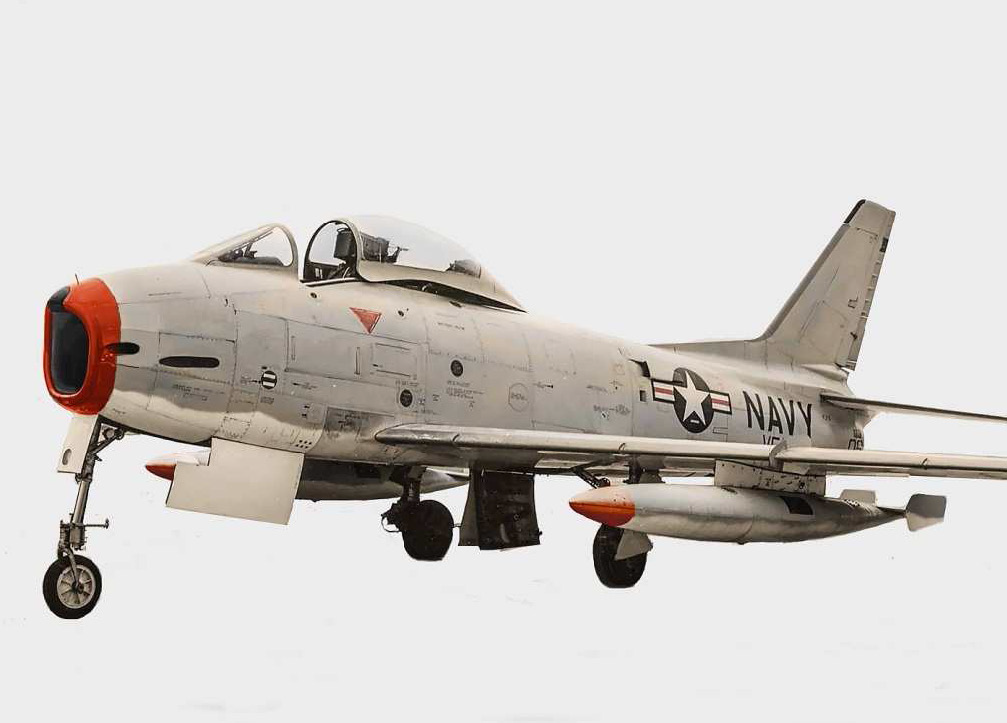 ITALERI NORTH AMERICAN FJ-2/3 FURY 1:48