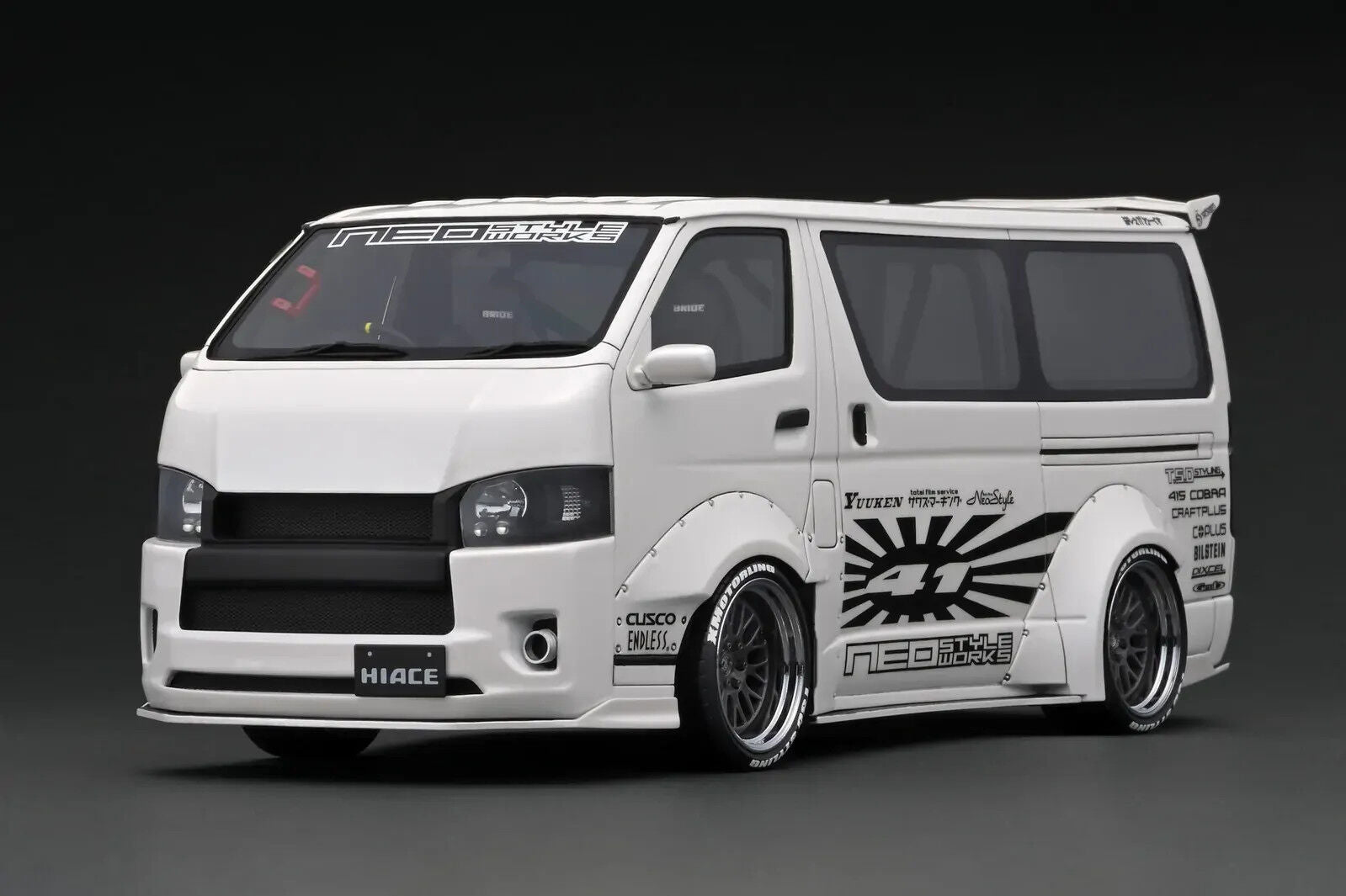 IXO Models 1/43 TOYOTA HIACE WIDEBODY 2018 - PEARL METALLIC WHITE