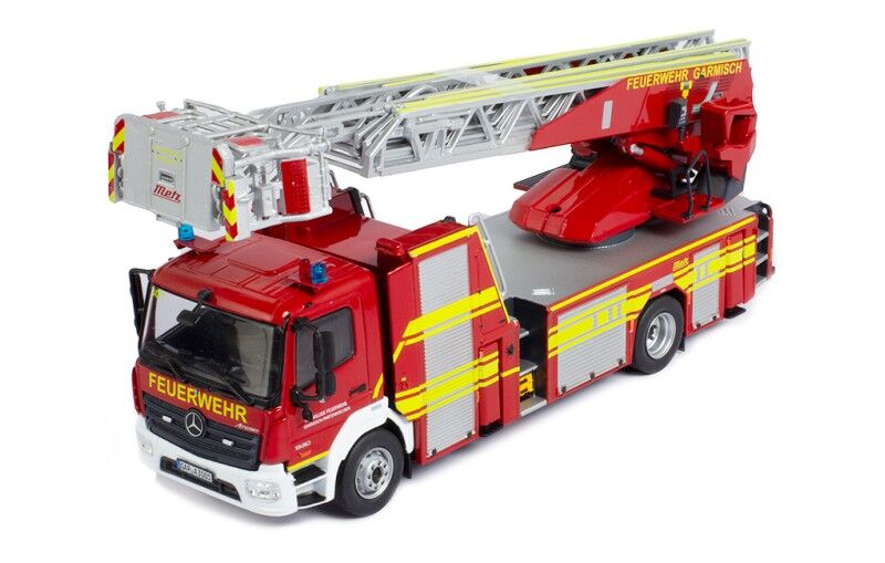 IXO Models 1/43 Mercedes-Benz Atego Dlk 23/12  Feuerwehr Garmisch