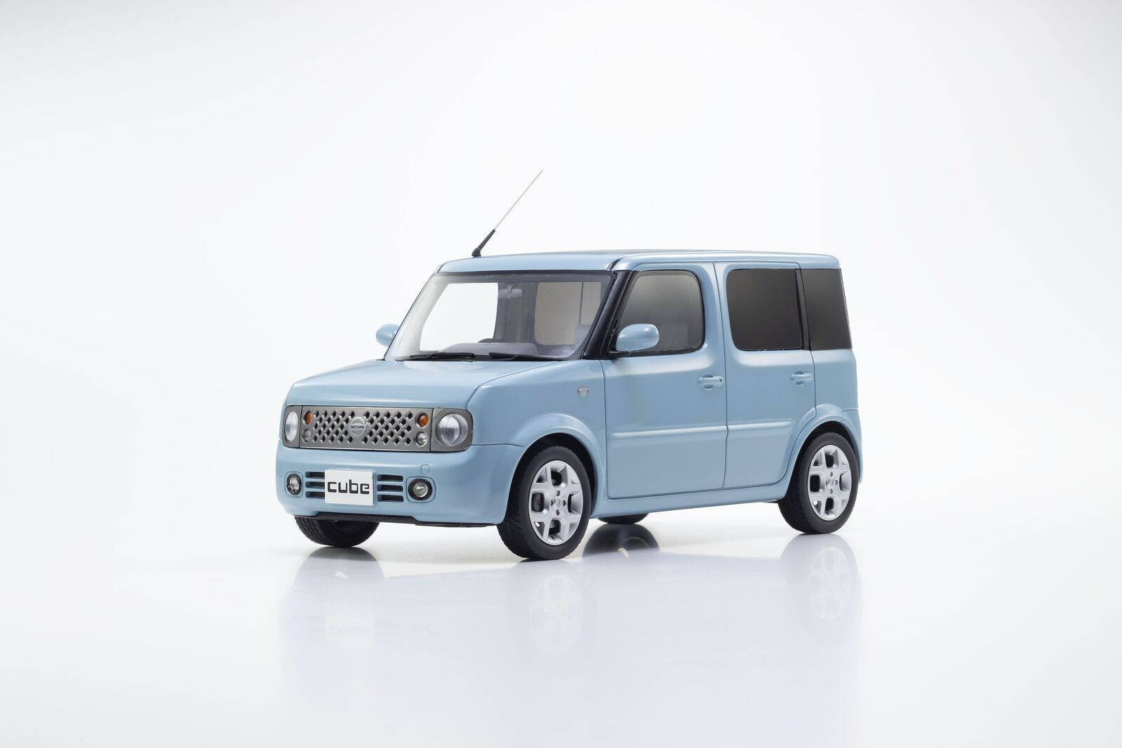 Kyosho 1/18 Nissan CUBE Air Blue Resin Model Car