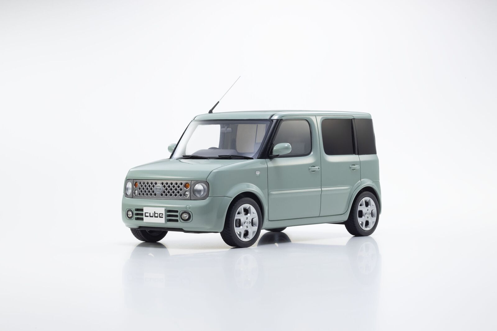 Kyosho 1/18 Nissan CUBE Aqua Mint Resin Model Car