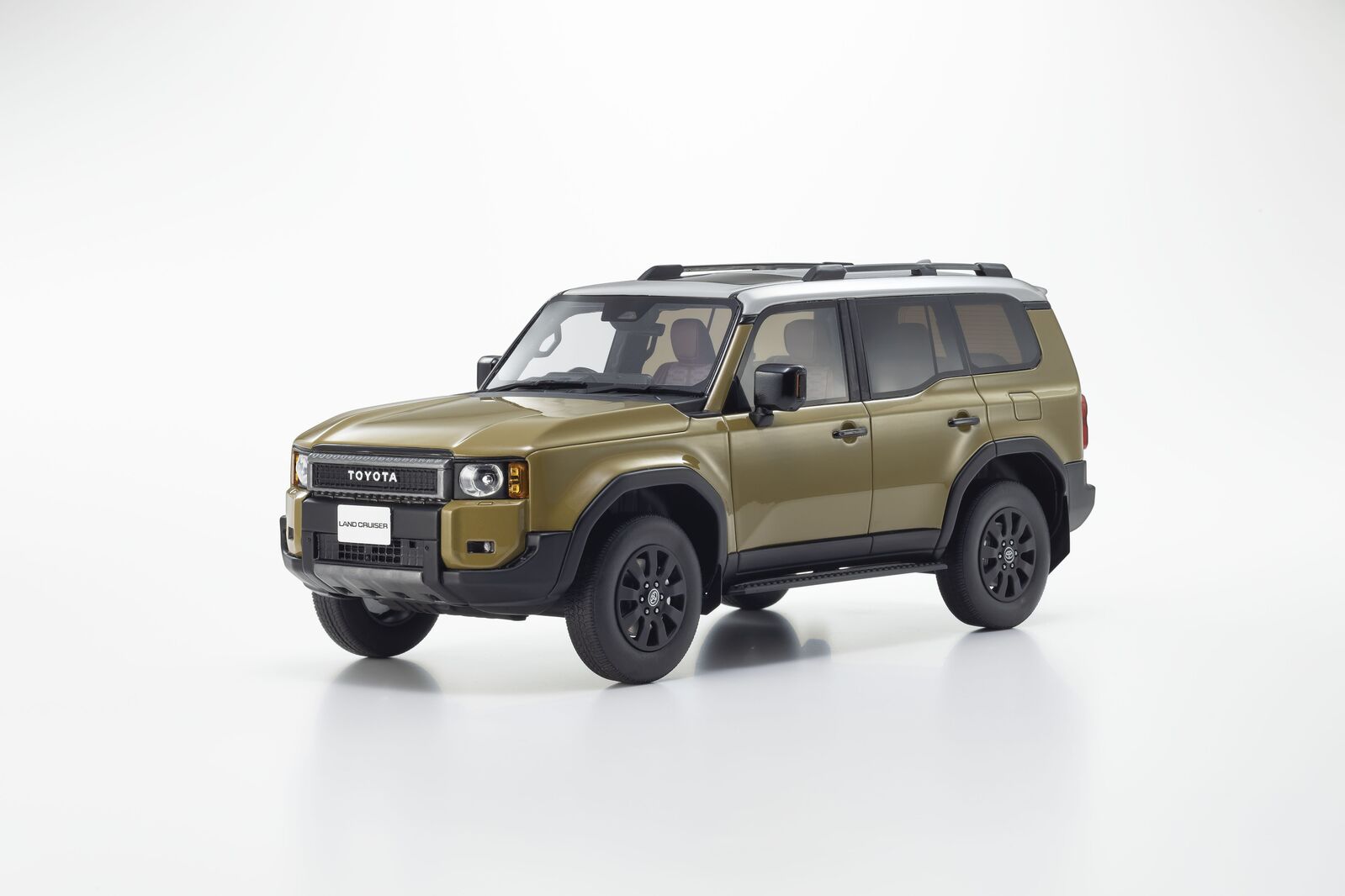 Kyosho 1/18 Toyota Land Cruiser 250 (Beige) Resin Model Car