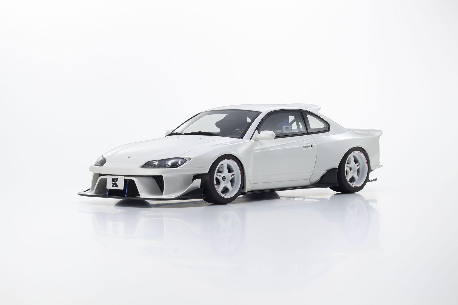 Kyosho Samurai 1/18 Nissan Silvia S15 Khyzyl Saleem (White) Resin Model Car