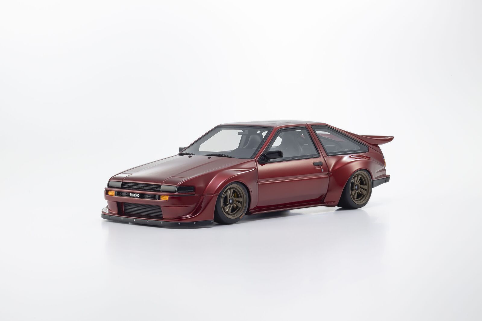 Kyosho Samurai 1/18 Toyota Sprinter Trueno (AE86) Khyzyl Saleem Red Resin Model Car