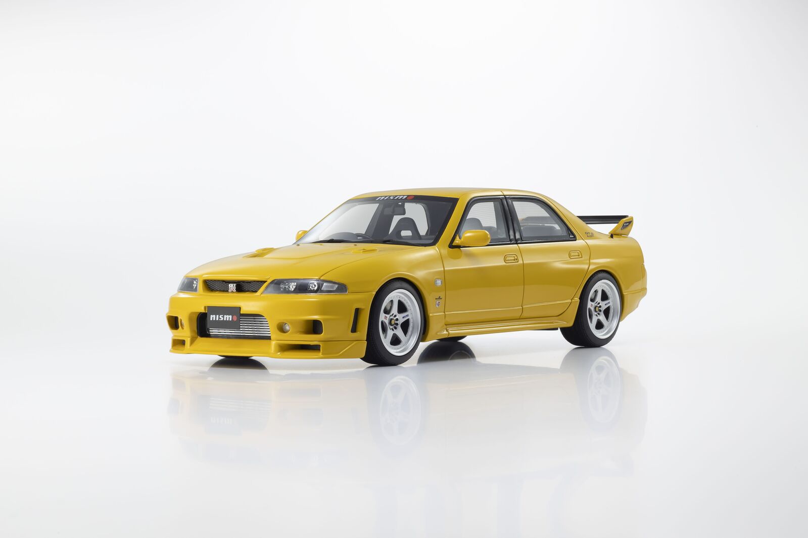Kyosho Samurai 1/18 Nissan GT-R Autech Ver. Tuned by NISMO Resin Model Car
