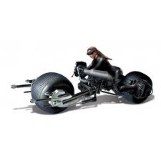 MO938 Moebius Catwoman w/Bat-Pod Plastic Model Kit Moebius