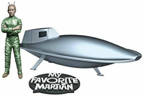 Pegasus 1/18 My Favorite Martian - Uncle Martin and Spaceship, pre-built PEG-9912