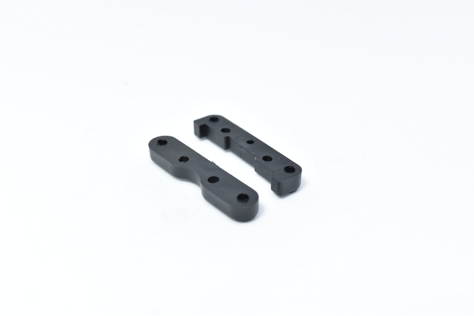 RH-18018 Front Suspension Holder Dart BT (2 Pcs) River Hobby